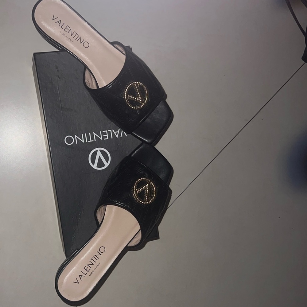 Not wide foot friendly